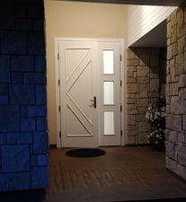 Двупольная входная дверь после покраски